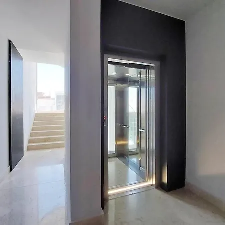 Contemporary By Luxury Getaways 公寓 *