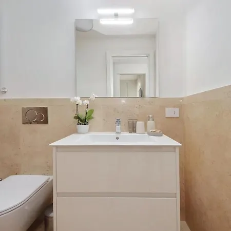 Contemporary By Luxury Getaways