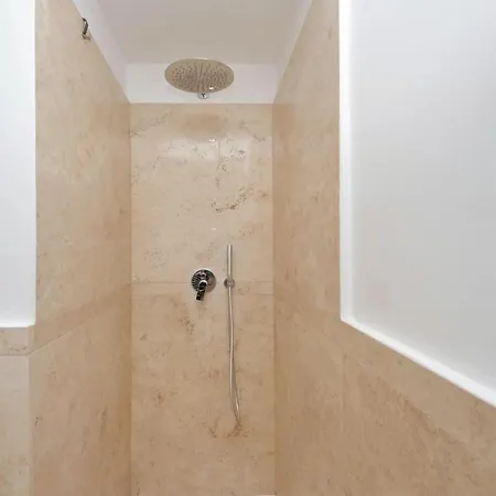 Contemporary By Luxury Getaways